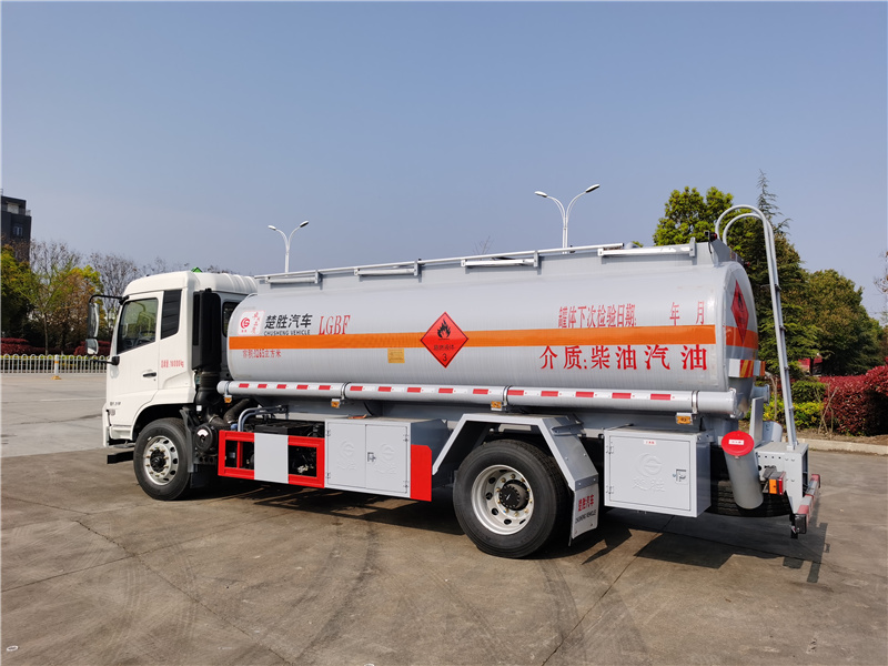 東風(fēng)天錦10噸加油車