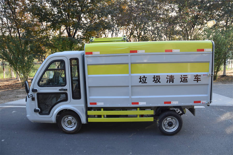 5方四輪純電動(dòng)掛桶垃圾車